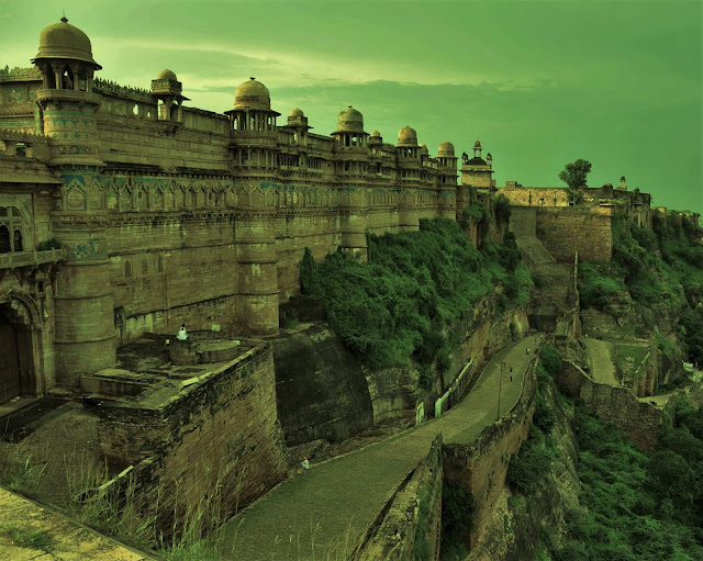 Largest Palace in Gwalior Rajput Art: