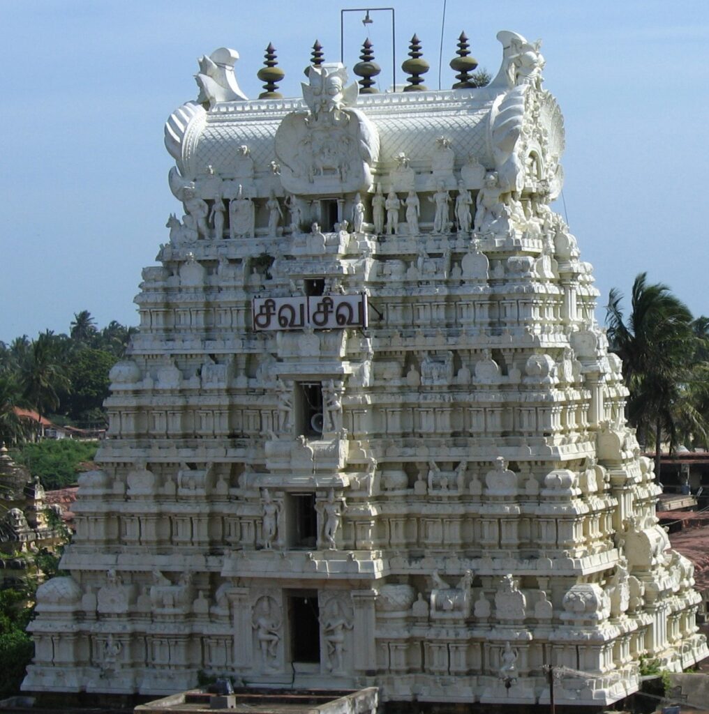 Nayak Art, Contribution of Nayak and Pandyan Art in Indian Art, Pandyan Art, Meenakshi Temple at Madurai, Rameshwaram Ramanathaswamy Temple.
